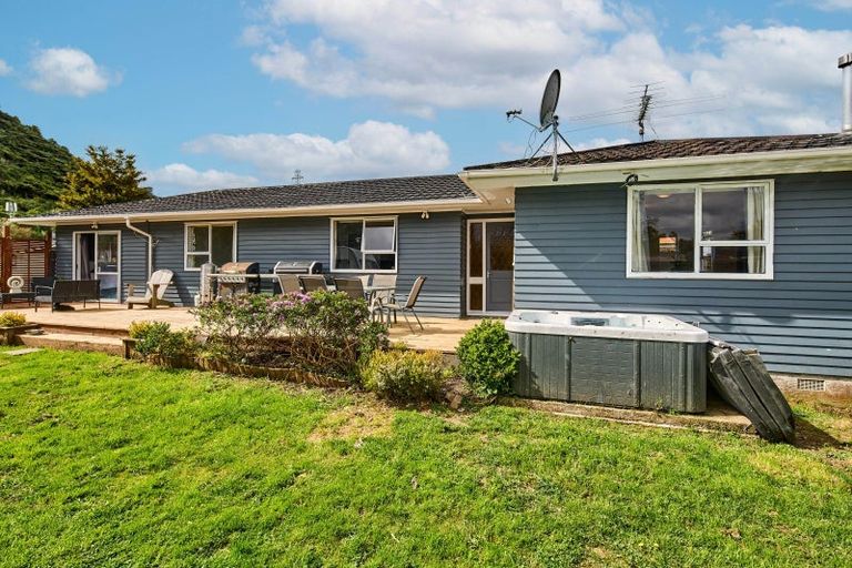 Photo of property in 14 Indiana Grove, Totara Park, Upper Hutt, 5018