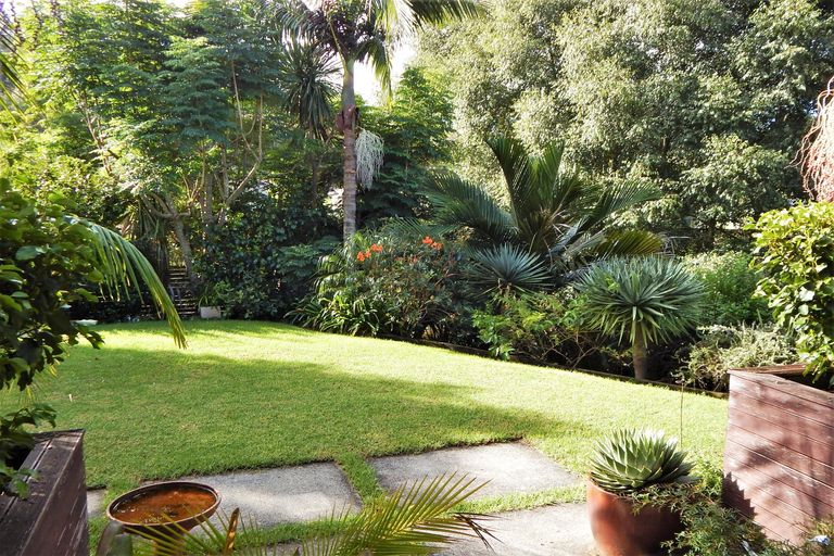 Photo of property in 5 Mandeno Drive, Kerikeri, 0230