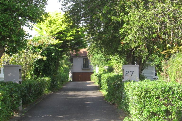 Photo of property in 27a Tamaki Bay Drive, Pakuranga, Auckland, 2010