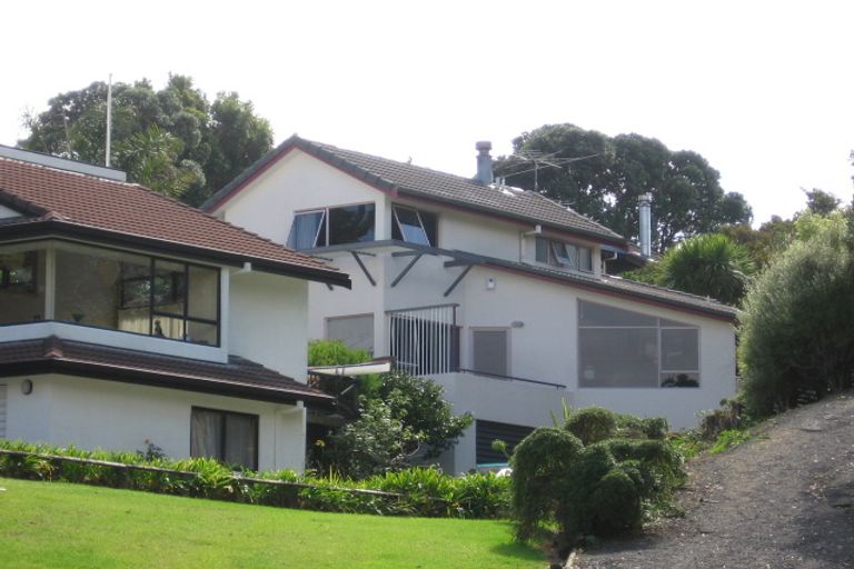 Photo of property in 2/18 The Esplanade, Castor Bay, Auckland, 0620