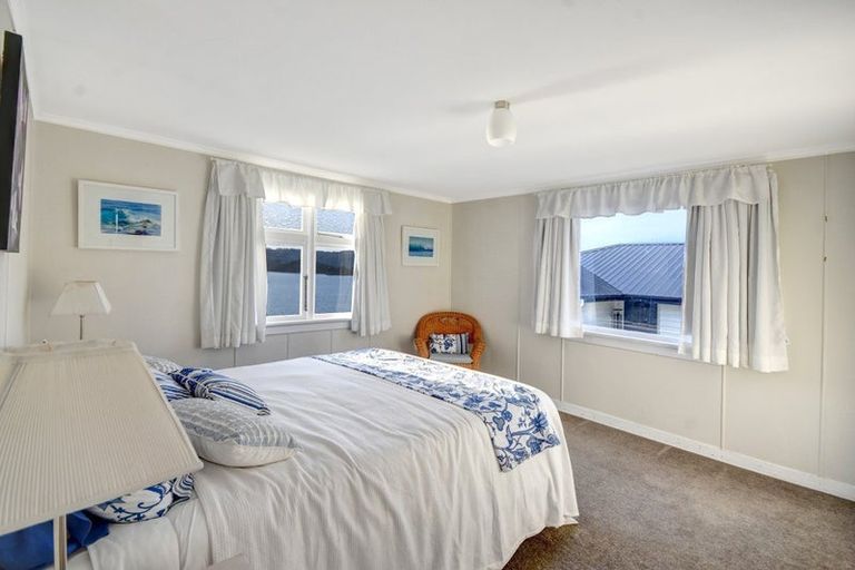 Photo of property in 35 Oxley Crescent, Broad Bay, Dunedin, 9014