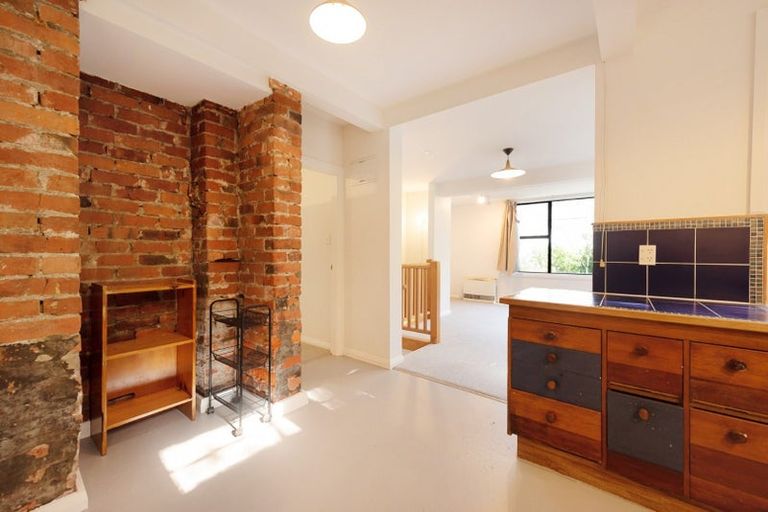 Photo of property in 422 Adelaide Road, Berhampore, Wellington, 6023