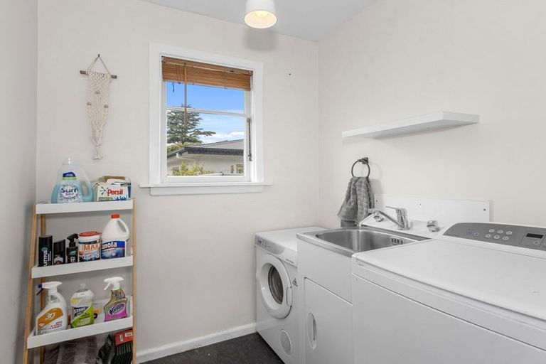 Photo of property in 1/365 Avonhead Road, Avonhead, Christchurch, 8042