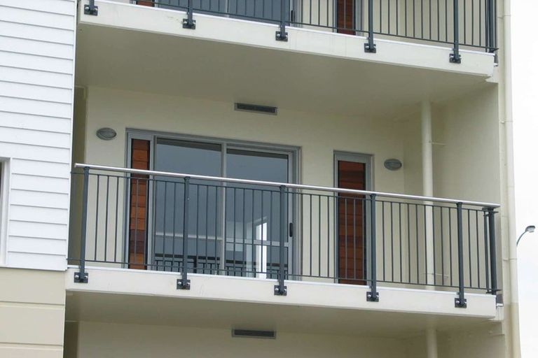 Photo of property in 16c/71 Spencer Road, Oteha, Auckland, 0632