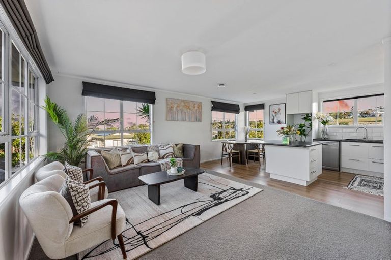Photo of property in 7 Faram Place, Massey, Auckland, 0614