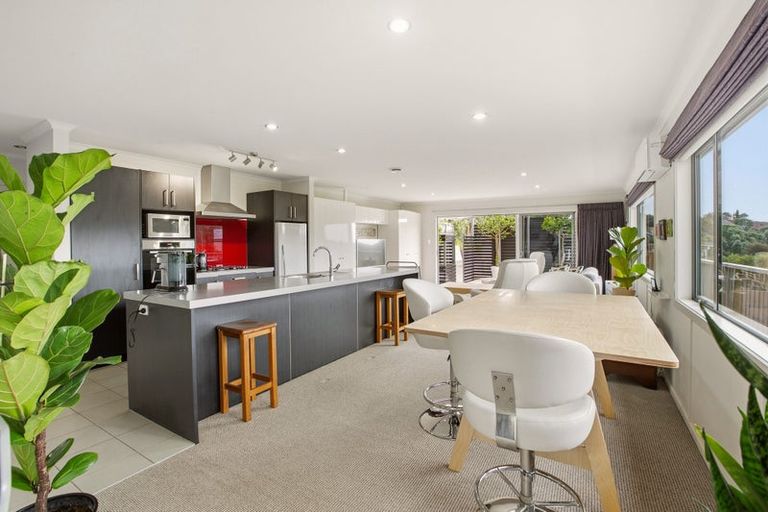 Photo of property in 142a Heta Road, Highlands Park, New Plymouth, 4312