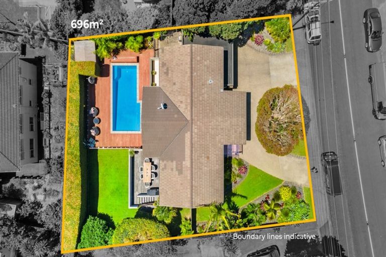 Photo of property in 29 Knights Road, Rothesay Bay, Auckland, 0630