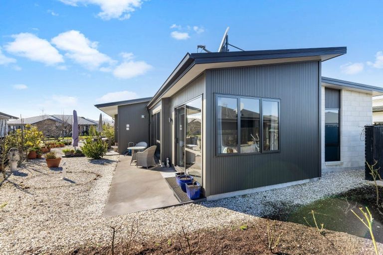 Photo of property in 15 Noumea Drive, Rangatira Park, Taupo, 3330