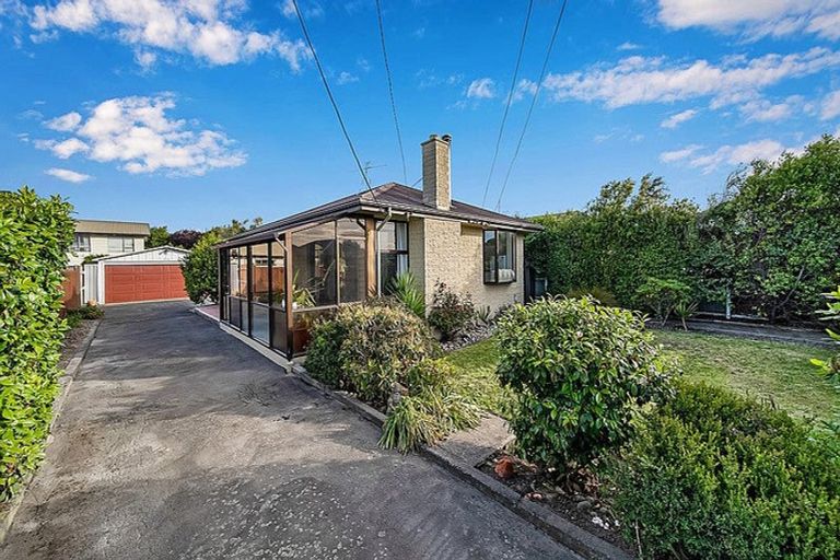 Photo of property in 18 Frensham Crescent, Woolston, Christchurch, 8062