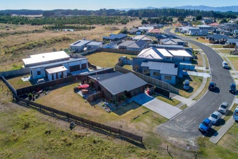 Photo of property in 18 Story Street, Foxton Beach, Foxton, 4815