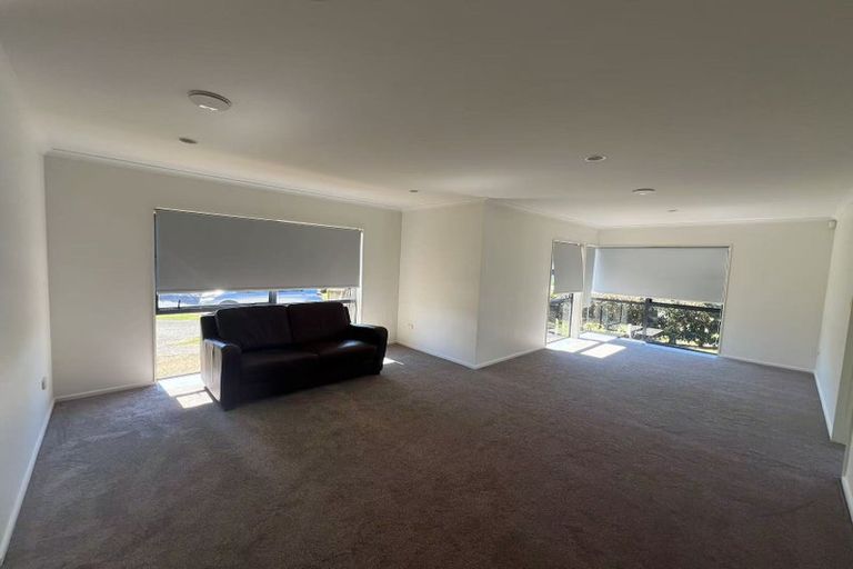 Photo of property in 2 Deerfield Place, Flat Bush, Auckland, 2019