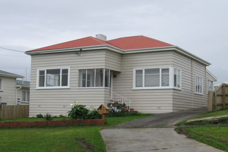 Photo of property in 36 Karaka Street, Helensville, 0800