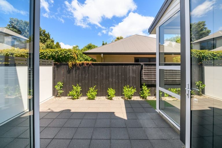 Photo of property in 6 Tuapapa Lane, Palmerston North, 4414