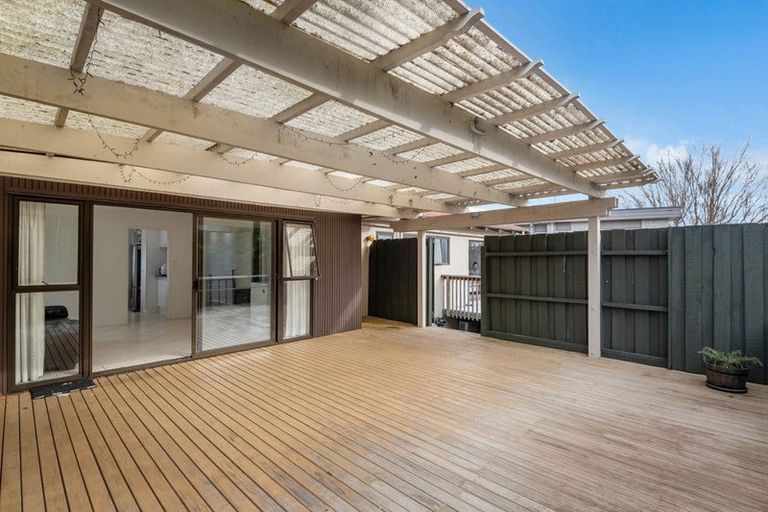 Photo of property in 3 Trevone Place, Forrest Hill, Auckland, 0620
