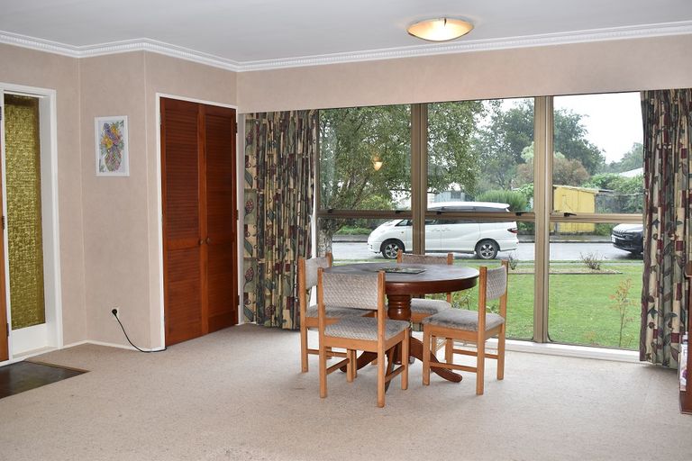 Photo of property in 4 Chisholm Place, Carterton, 5713