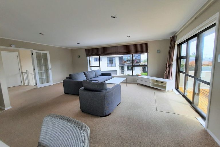 Photo of property in 1/4a Beresford Street, Bayswater, Auckland, 0622