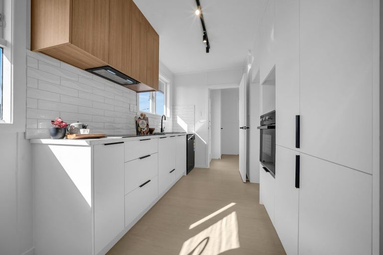 Photo of property in 97 Tidal Road, Mangere, Auckland, 2022