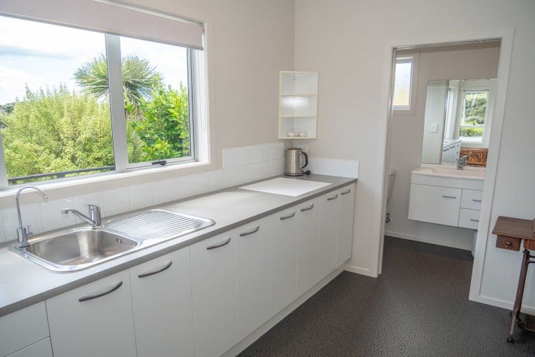 Photo of property in 34 Opoi Lane, Cable Bay, 0420