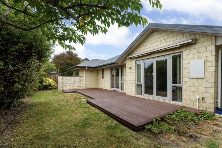 Photo of property in 9 Scarlet Lane, Redwood, Christchurch, 8051