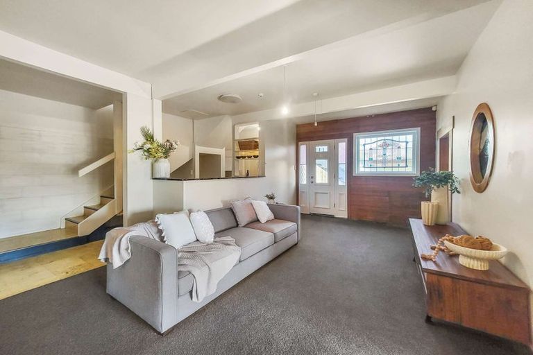 Photo of property in 53 Anzac Parade, Durie Hill, Whanganui, 4500