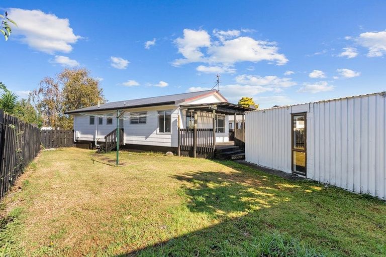 Photo of property in 4 Stoll Place, Clendon Park, Auckland, 2103