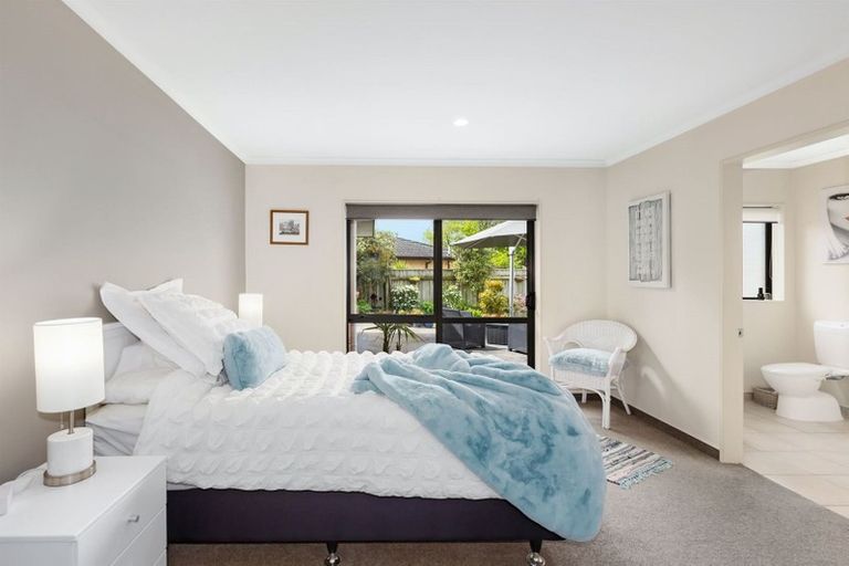 Photo of property in 17 Sams Way, Raumati South, Paraparaumu, 5032