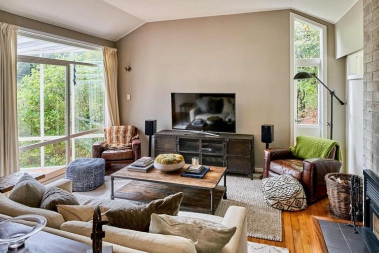 Photo of property in 47 Rona Street, Eastbourne, Lower Hutt, 5013