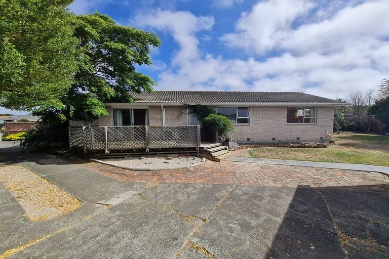 Photo of property in 18 Tamarisk Place, Parklands, Christchurch, 8083