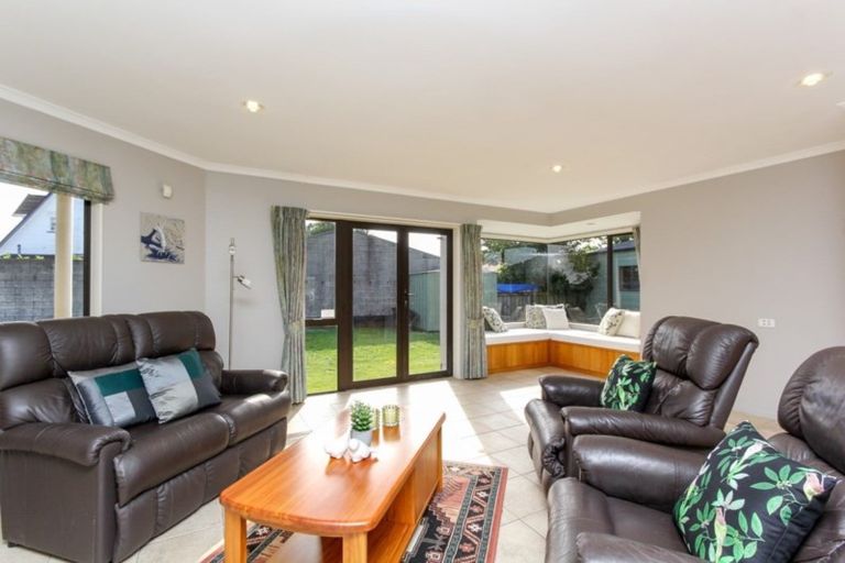 Photo of property in 7 Sandel Rise, Merrilands, New Plymouth, 4312