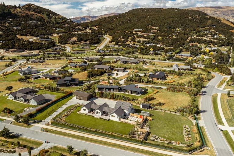 Photo of property in 2 Nokomai Street, Wanaka, 9305