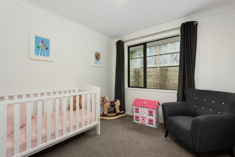 Photo of property in 35 Ballintoy Park Drive, Welcome Bay, Tauranga, 3175