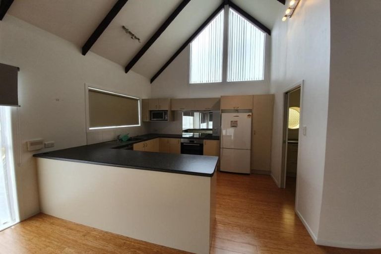 Photo of property in 13 Ambury Place, Merrilands, New Plymouth, 4312