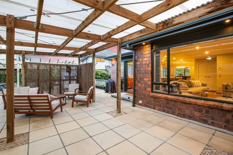 Photo of property in 6 Aotea Drive, Aotea, Porirua, 5024