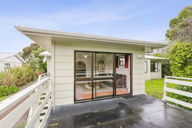 Photo of property in 66 Renown Road, Raumati South, Paraparaumu, 5032