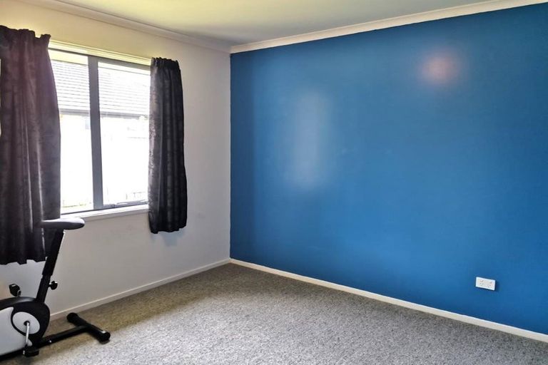 Photo of property in 13 Kamahi Place, One Tree Point, 0118