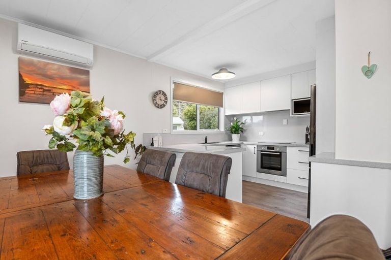 Photo of property in 70 Wharetoroa Drive, Rotoiti Forest, Rotorua, 3074