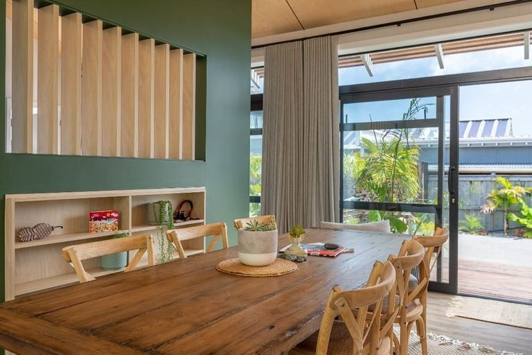 Photo of property in 33 Rauparaha Street, Waikanae Beach, Waikanae, 5036