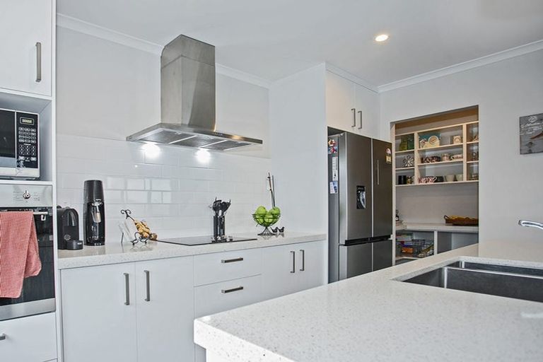 Photo of property in 14 Ridge Drive, Omokoroa, 3114