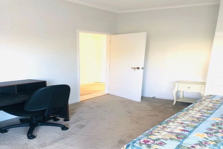 Photo of property in 2/49 Castor Road, Castor Bay, Auckland, 0620