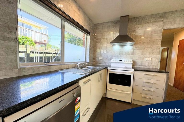 Photo of property in 1/48 View Road, Henderson, Auckland, 0612