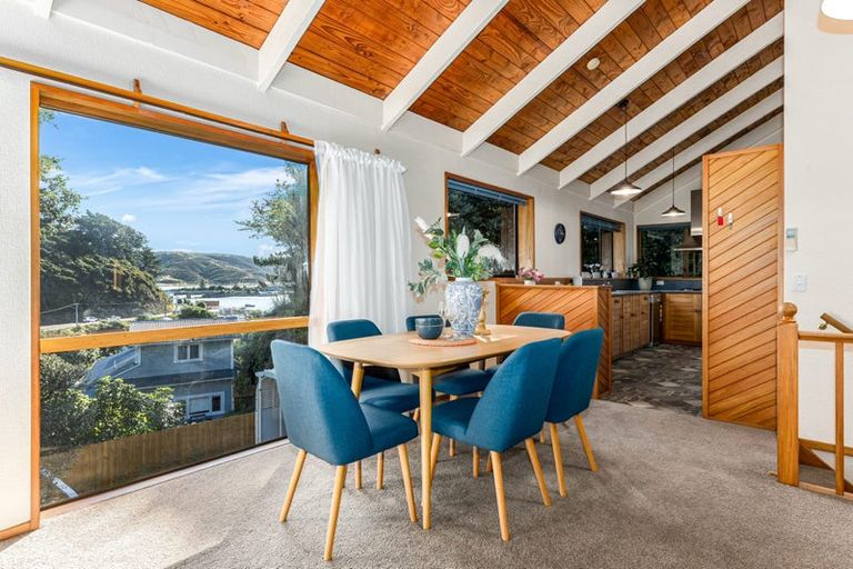 Photo of property in 49 Bayview Road, Paremata, Porirua, 5024