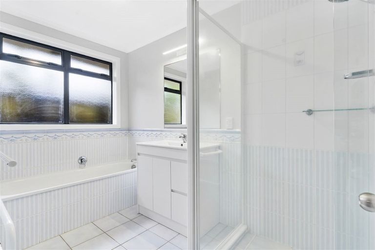 Photo of property in 24 Caltra Place, East Tamaki, Auckland, 2016