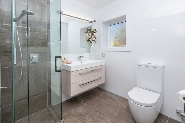 Photo of property in 16 Sea View Terrace, Cockle Bay, Auckland, 2014