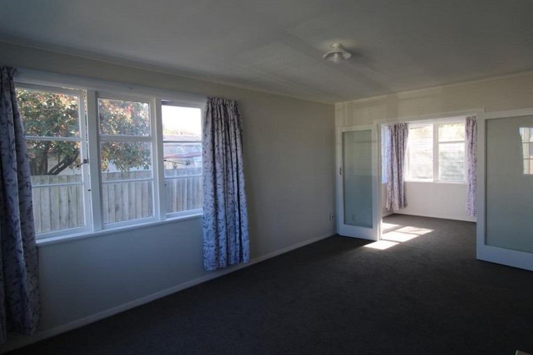 Photo of property in 30 Bateman Avenue, Bryndwr, Christchurch, 8053