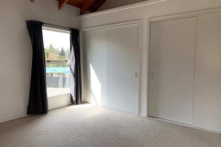 Photo of property in 9a Arawata Terrace, Fernhill, Queenstown, 9300