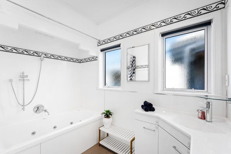 Photo of property in 310 Fergusson Drive, Heretaunga, Upper Hutt, 5018