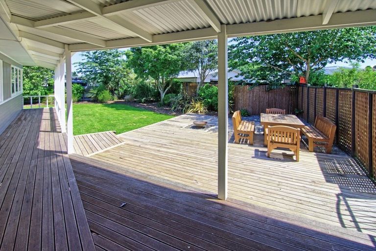 Photo of property in 8 Hughan Place, Carterton, 5713