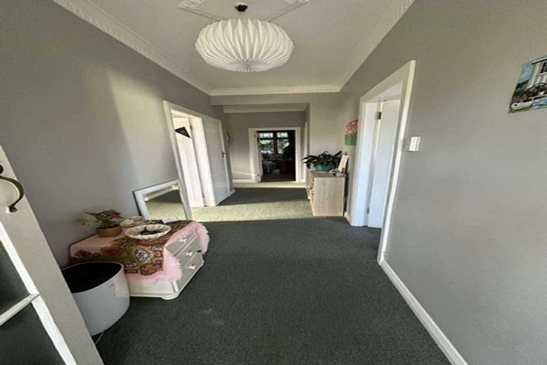 Photo of property in 10 Helen Street, Brooklyn, Wellington, 6021