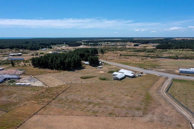 Photo of property in 16 Mowhia Grove, Waitarere, Levin, 5510