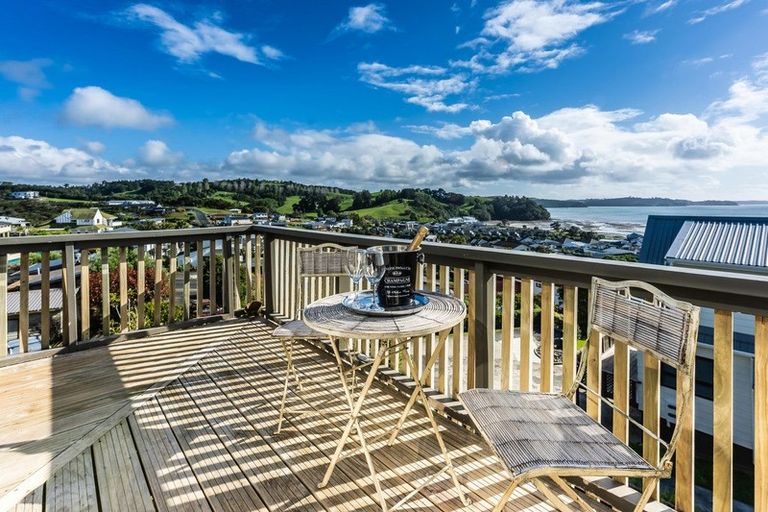 Photo of property in 11 Te Kapa Place, Snells Beach, 0920